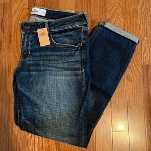 Hollister women’s crop jeans
